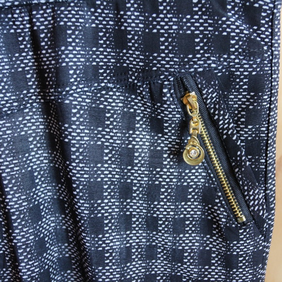 Black and White Checkered Leggings - Picture 3 of 6